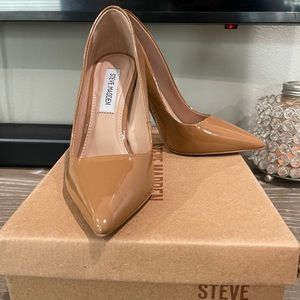 Steve Madden - Vala Camel Patent